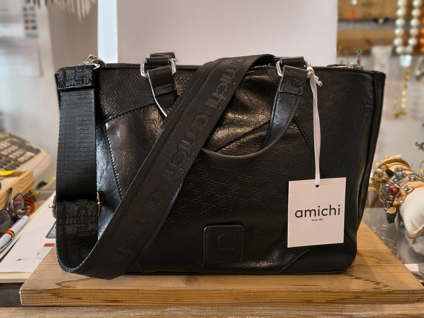 Z.OUTLET. Bolso Amichi con Asas y Bandolera · Negro o Burdeos