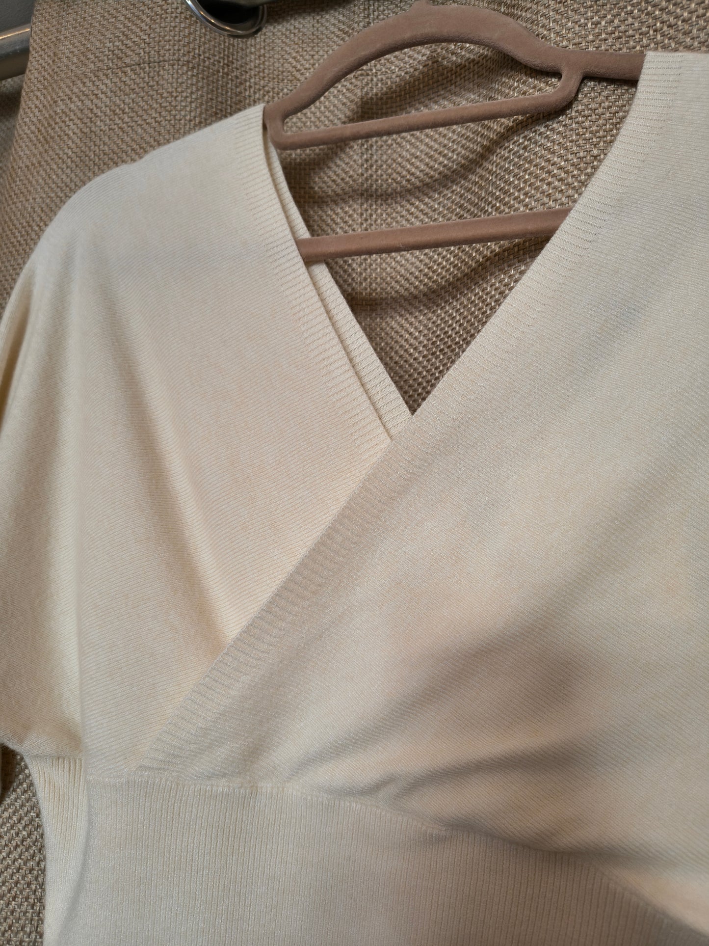 Z.OUTLET.           Jersey cuello V beige