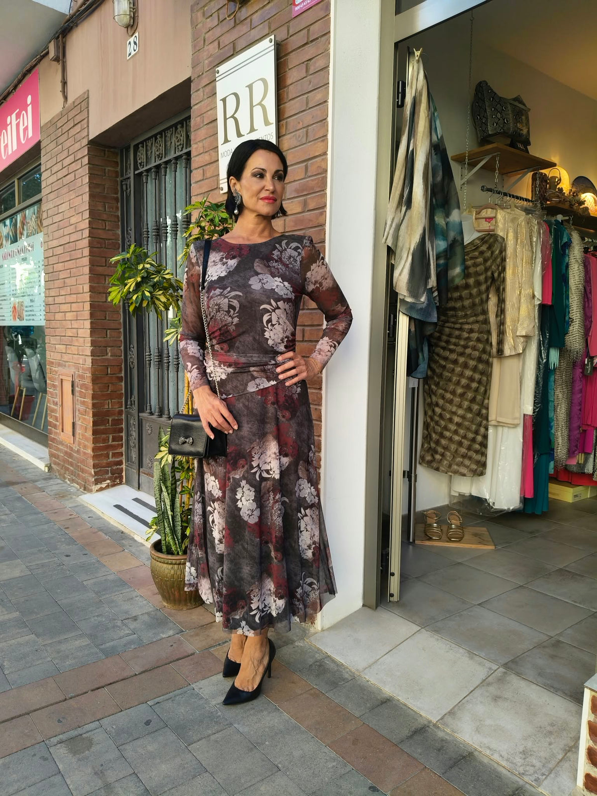 Vestido midi de tul estampado en tonos burdeos y gris | Adet