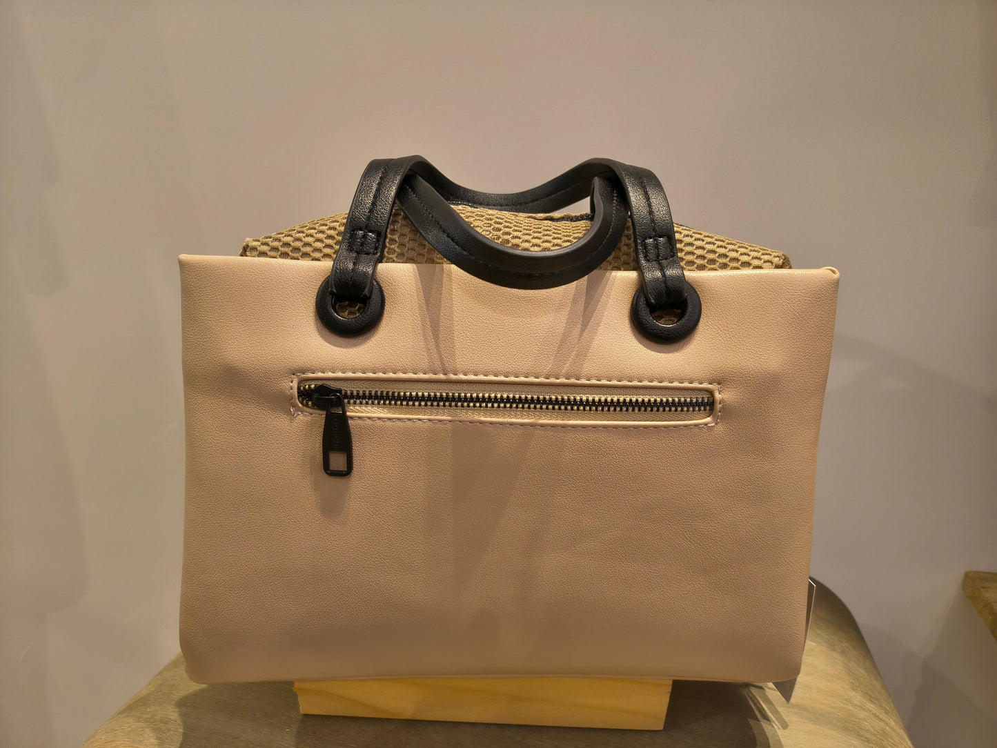 Bolso Amichi con Asa de Mano y Bandolera · Marrón Chocolate, Beige o Marfil