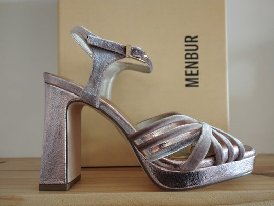 Sandalia Menbur tacón cuadrado · Oro rosado efecto terciopelo