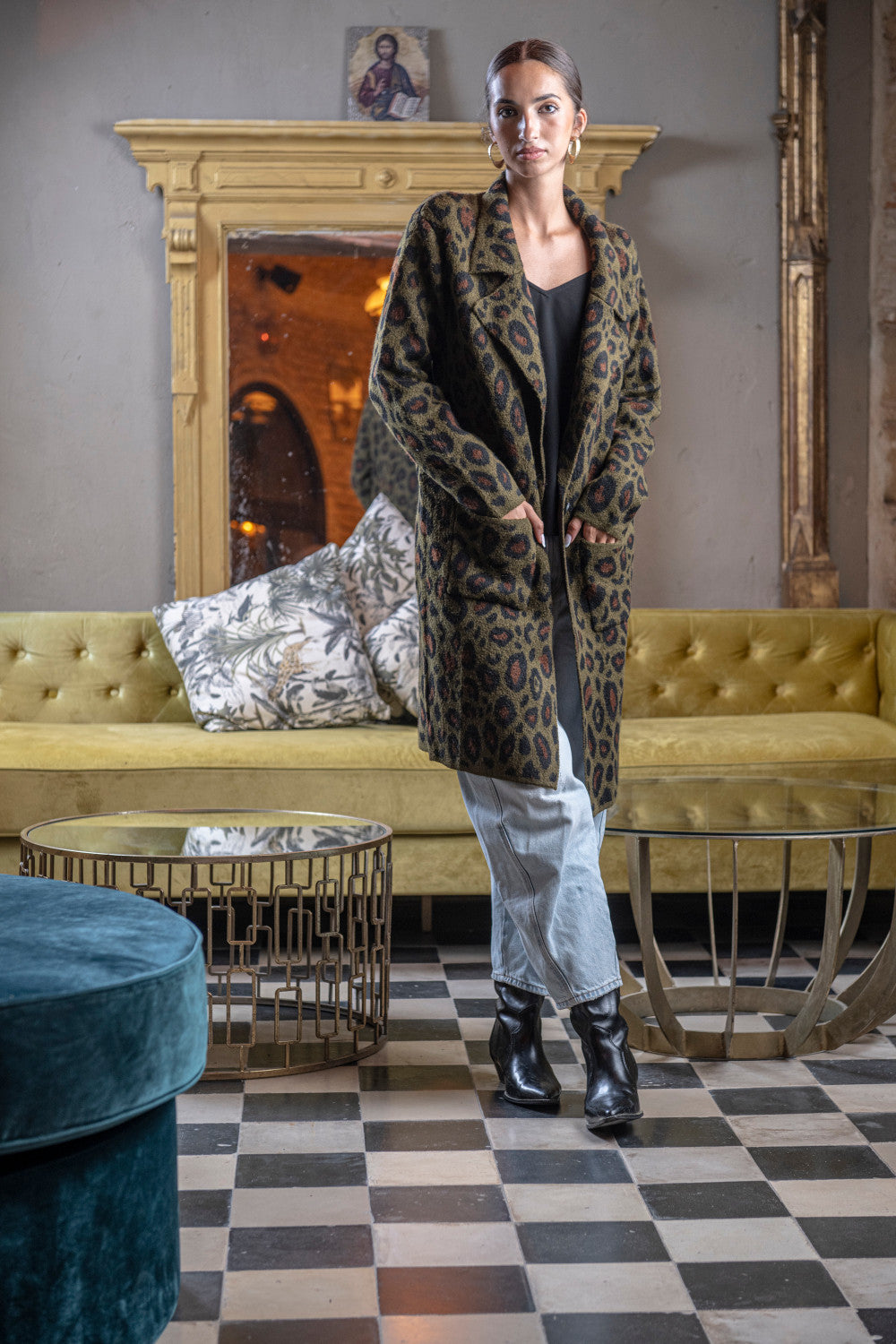 Z.OUTLET.            Abrigo Animal Verde Leopardo con Solapa y Maxi Bolsillos