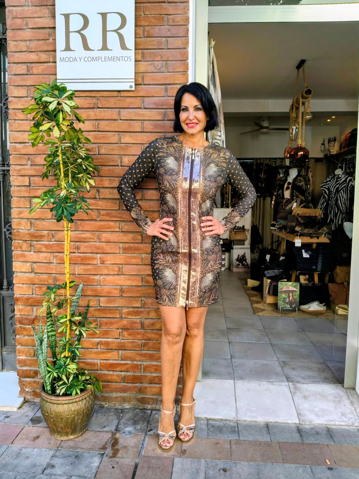 Vestido corto Bizantino con cremallera y detalle de lentejuelas