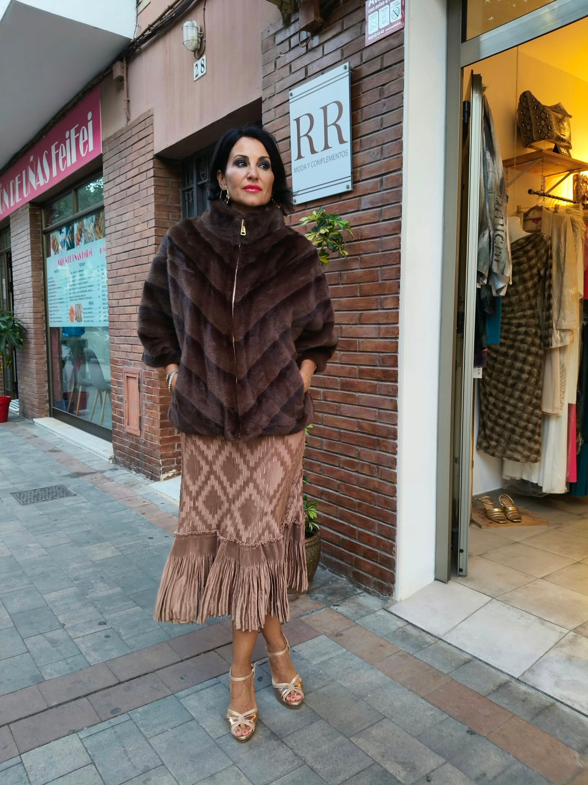 Chaqueta corta de pelo efecto natural marrón