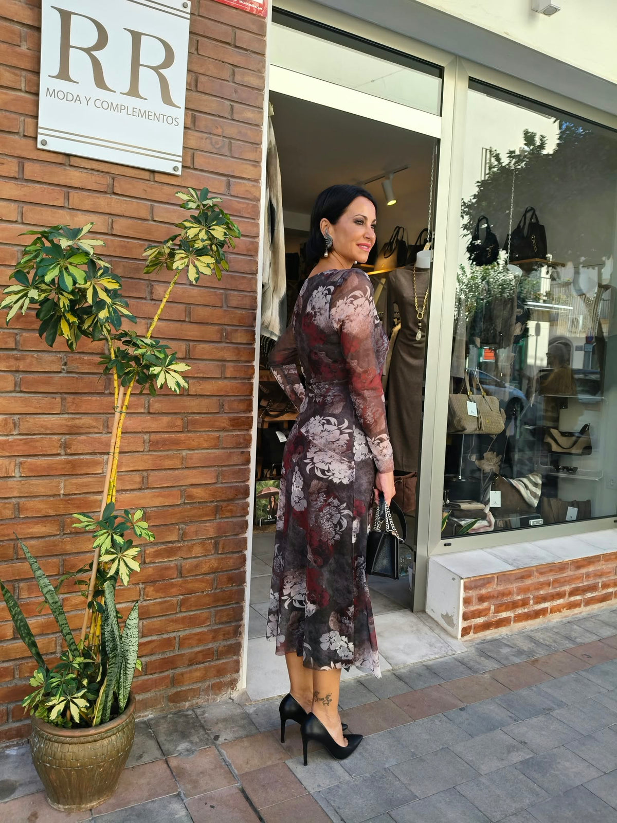 Vestido midi de tul estampado en tonos burdeos y gris | Adet