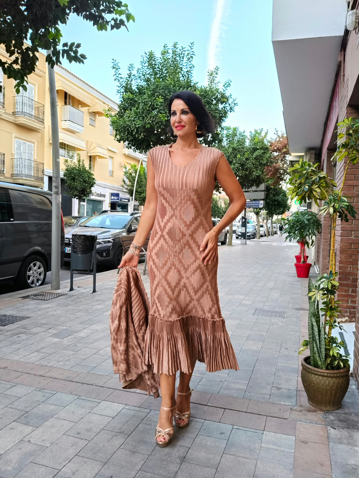 Vestido de dos piezas con estampado geométrico en marrón claro dorado
