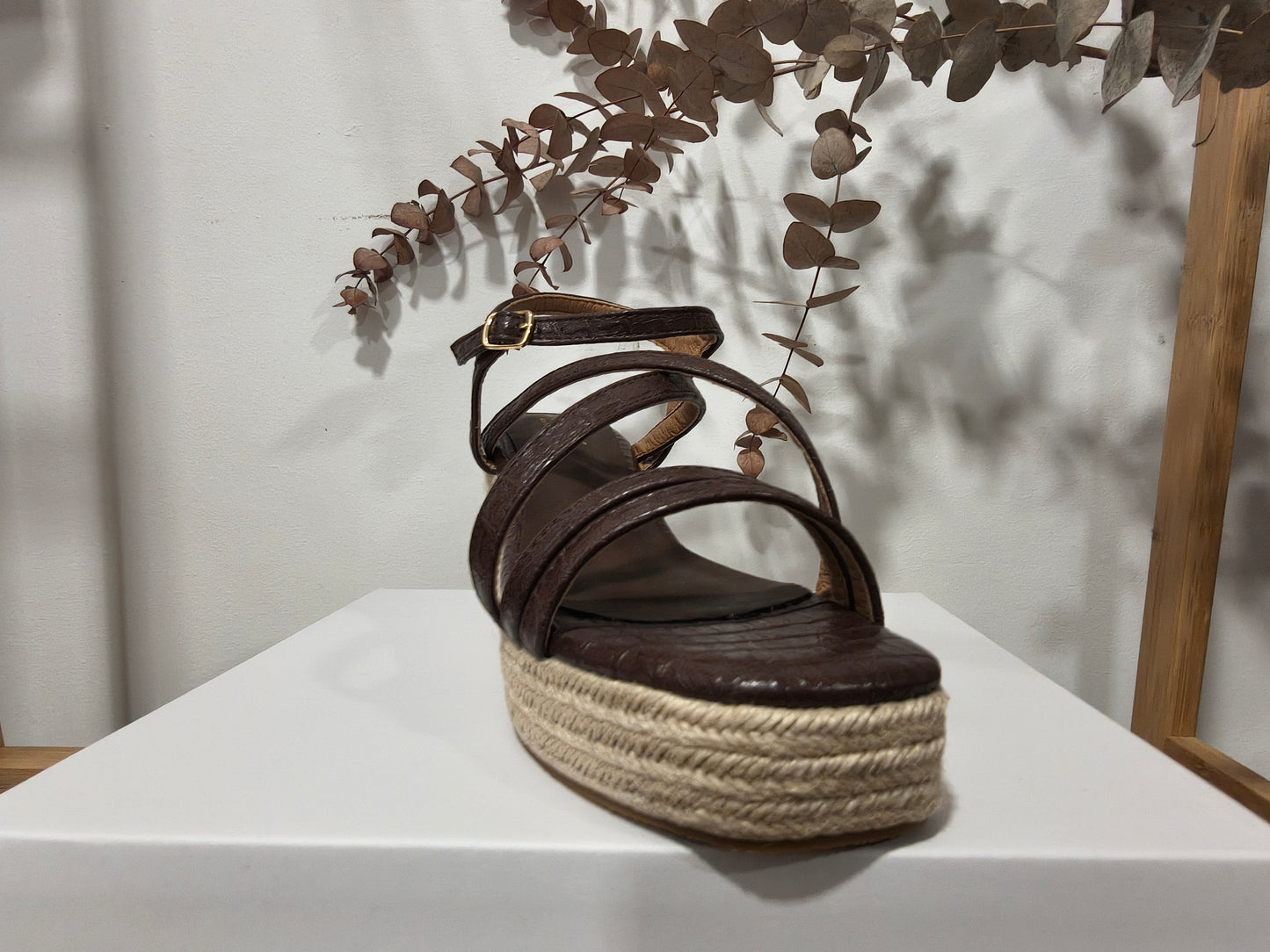 Sandalia cuña marrón chocolate