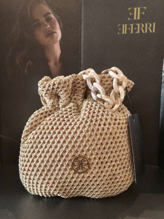 Bolso bombonera beige o negra