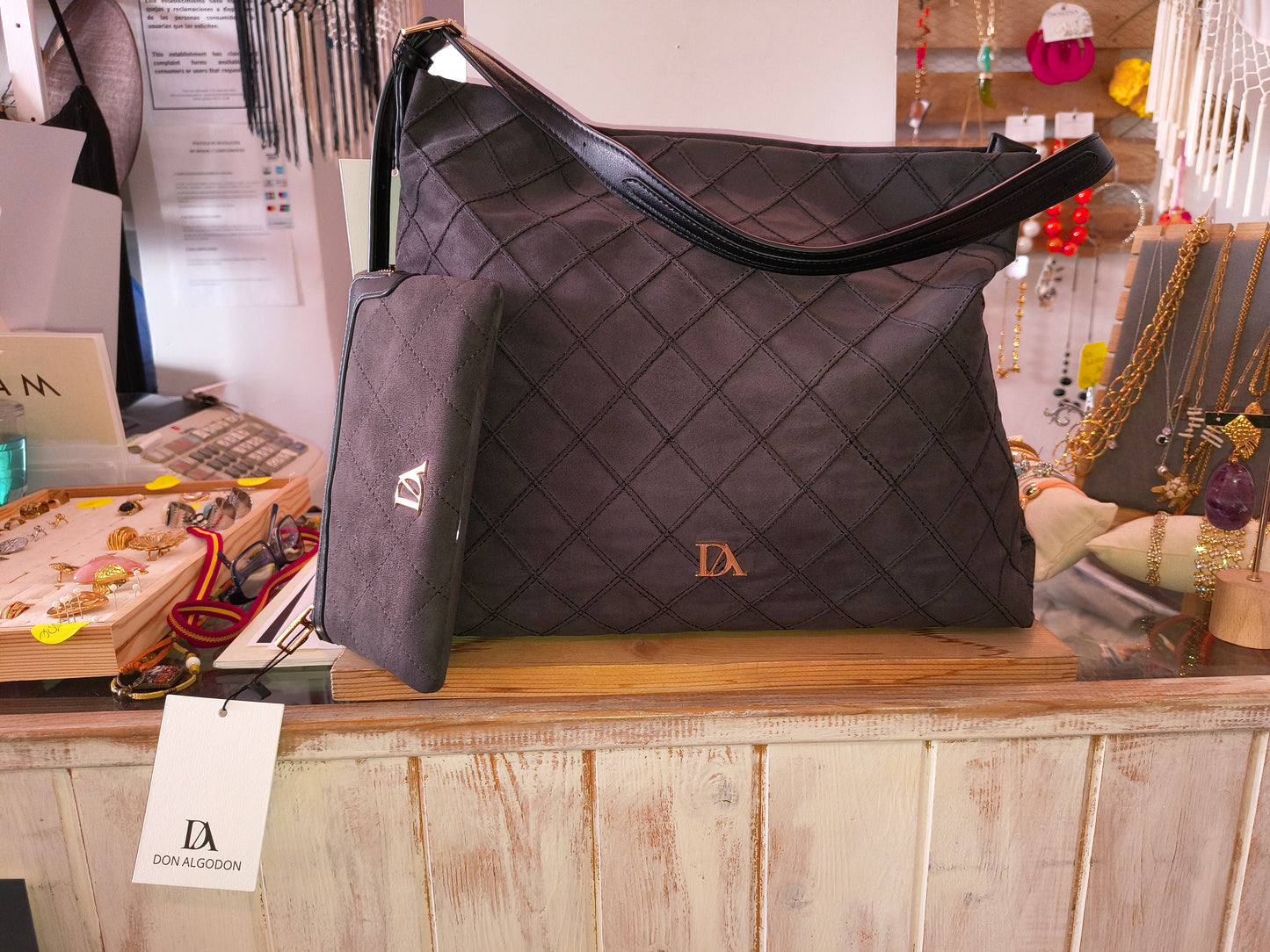 Z.OUTLET.               Bolso al Hombro Don Algodón Negro Antracita. Muy espacioso