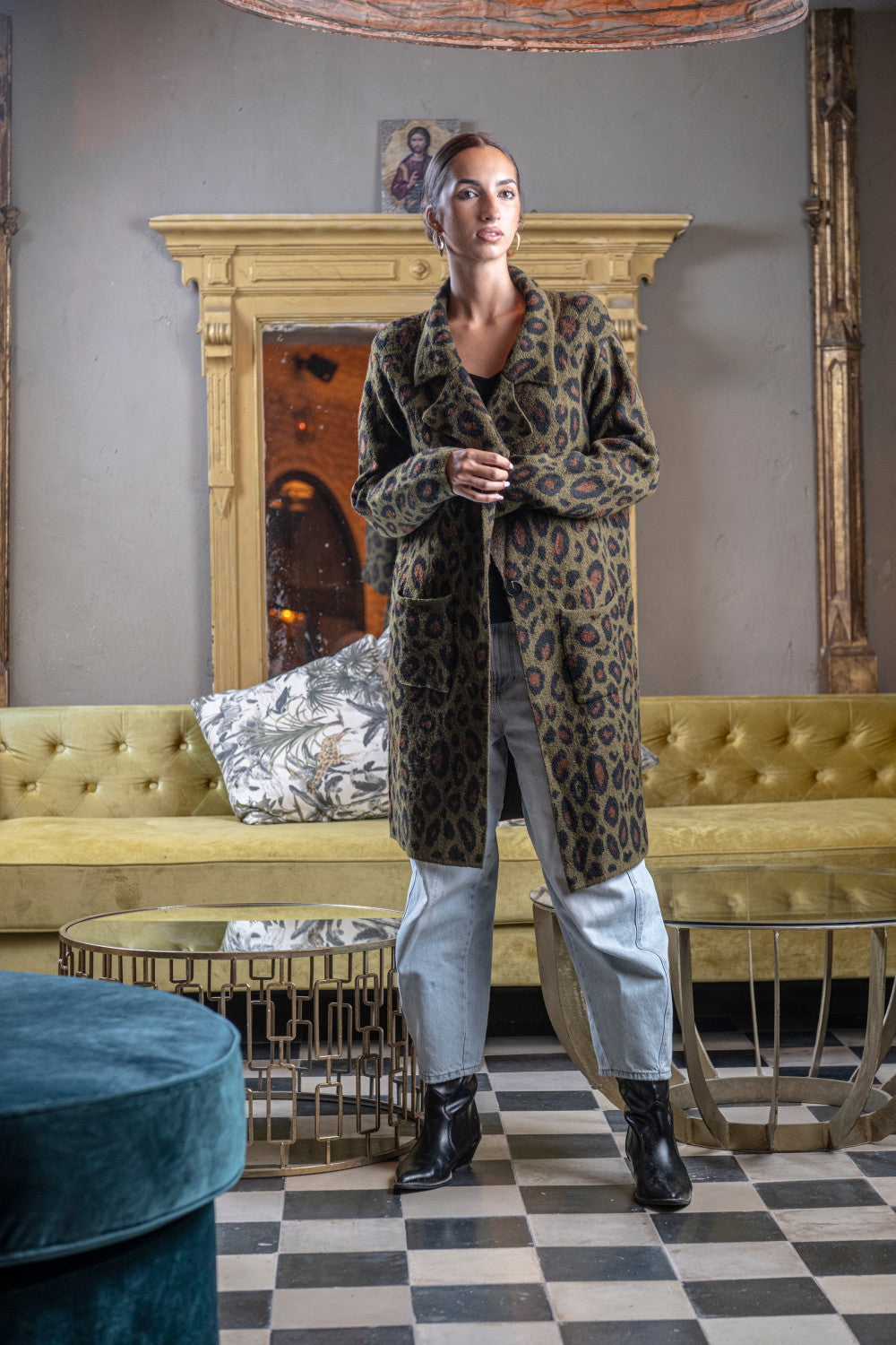 Z.OUTLET.            Abrigo Animal Verde Leopardo con Solapa y Maxi Bolsillos