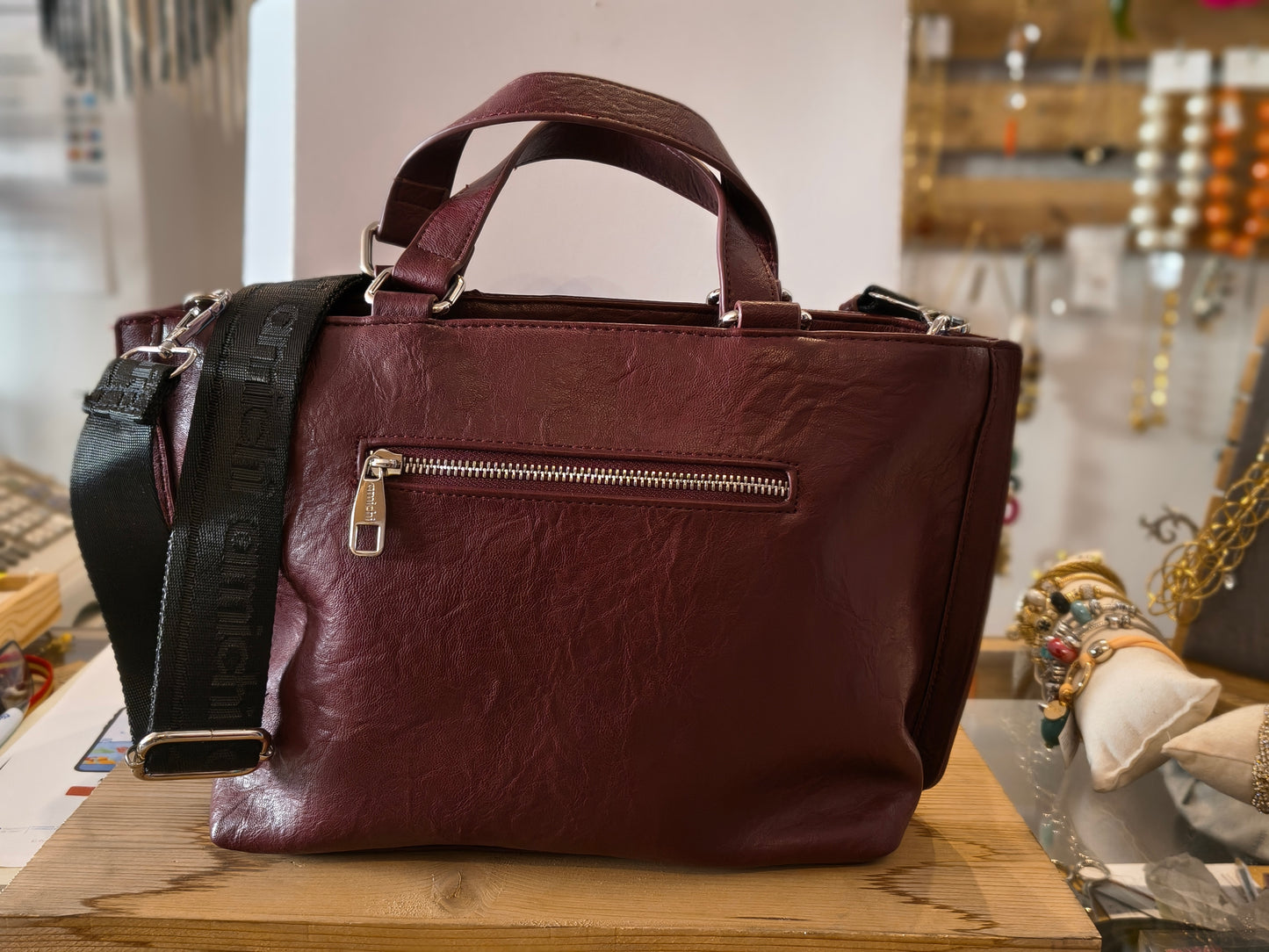 Z.OUTLET.               Bolso Amichi con Asas y Bandolera · Negro o Burdeos
