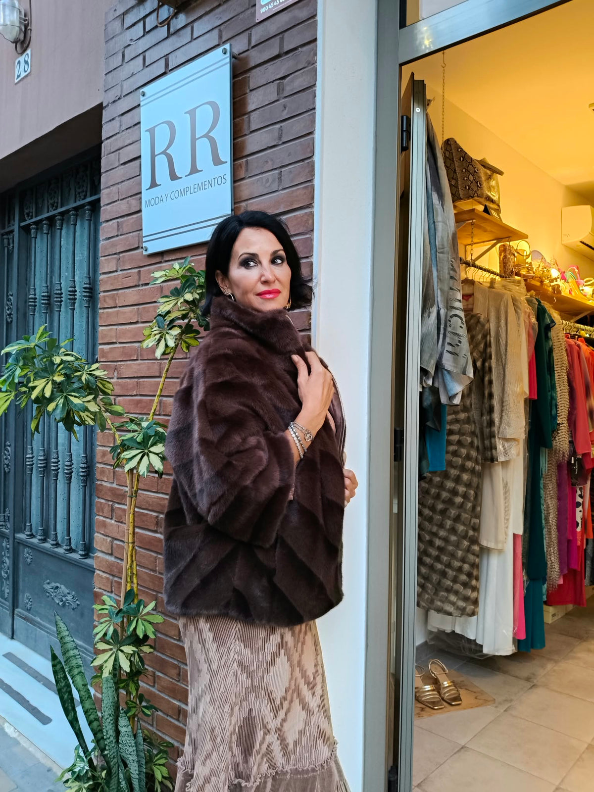 Chaqueta corta de pelo efecto natural marrón