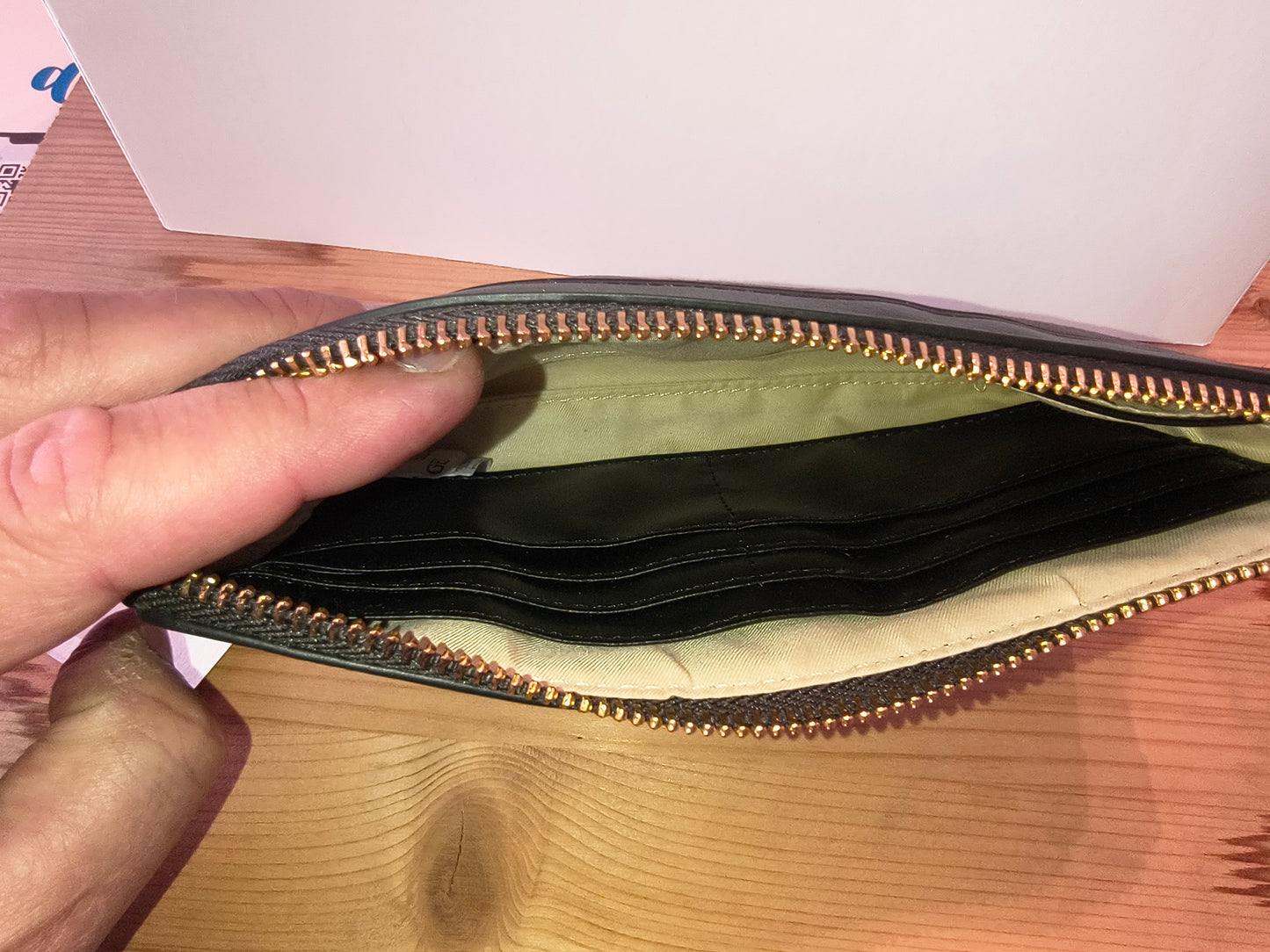 Z.OUTLET.          Cartera Don Algodón Negro Antracita · Efecto Antelina con Cremallera