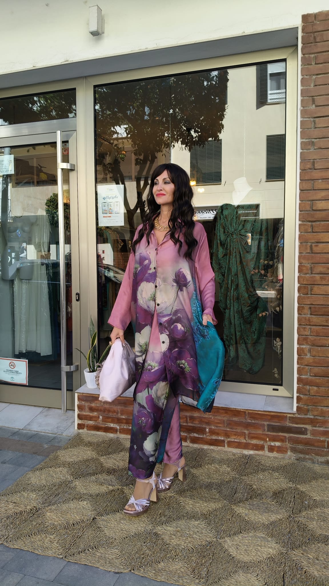 Conjunto de Seda Rosa Estampado Floral · Blusón y Pantalón