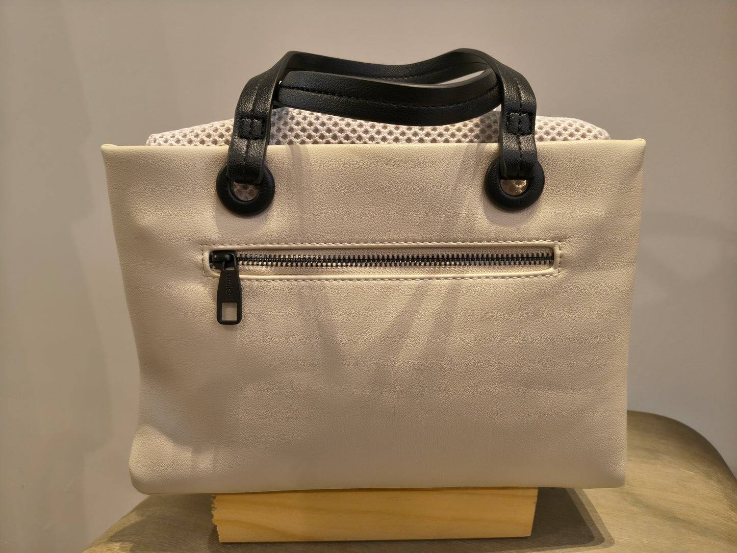 Bolso Amichi con Asa de Mano y Bandolera · Marrón Chocolate, Beige o Marfil