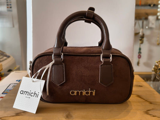 Z.OUTLET.              Bolso Pequeño Amichi de Serraje Marrón Chocolate · Asas y Bandolera