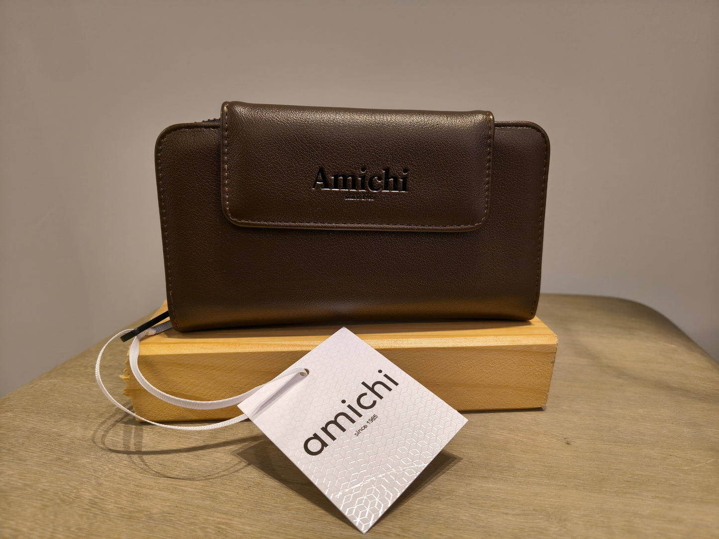 Cartera Amichi    Marrón Chocolate, Beige o Marfil