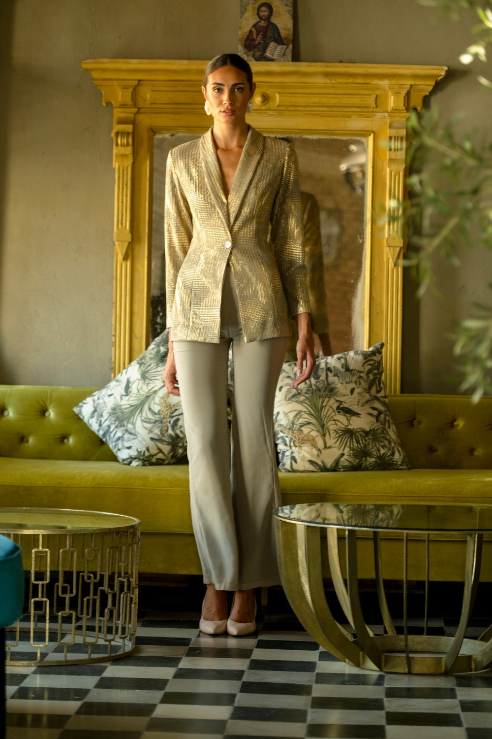 Chaqueta Nácar Verde con Dorado · Corte Recto con Solapa
